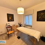 Rent 6 bedroom apartment of 265 m² in Genova