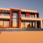 Rent 4 bedroom house of 225 m² in Estepona