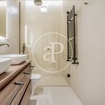 Rent 4 bedroom apartment of 192 m² in Madrid