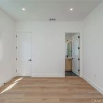 Rent 4 bedroom apartment of 171 m² in Los Angeles