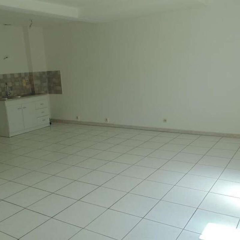 Location appartement 1 pièce 48 m² Saint-Paul-de-Varax (01240)