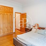 Alquilo 8 dormitorio casa de 1200 m² en Madrid