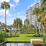 Rent 1 bedroom apartment of 94 m² in Miami Beach