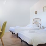 Rent 3 bedroom apartment of 110 m² in Bordeaux