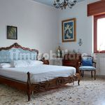 Affitto 4 camera appartamento di 110 m² in Naples