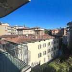 Affitto 4 camera appartamento di 215 m² in Bergamo