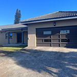 Rent 4 bedroom house of 942 m² in uMhlathuze