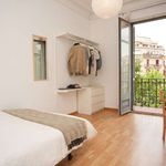 Rent a room of 270 m² in Barcelona