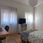 Rent a room of 75 m² in lisbon