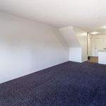 Rent 2 bedroom apartment of 57 m² in Victoria