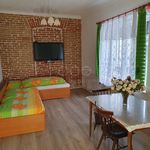 Pronajměte si 3 ložnic/e dům o rozloze 240 m² v Polnička