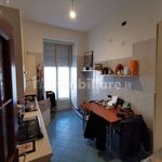 Affitto 4 camera appartamento di 117 m² in Milano