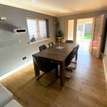 Rent 5 bedroom house in Crawley