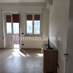 Affitto 4 camera appartamento di 82 m² in Vicenza