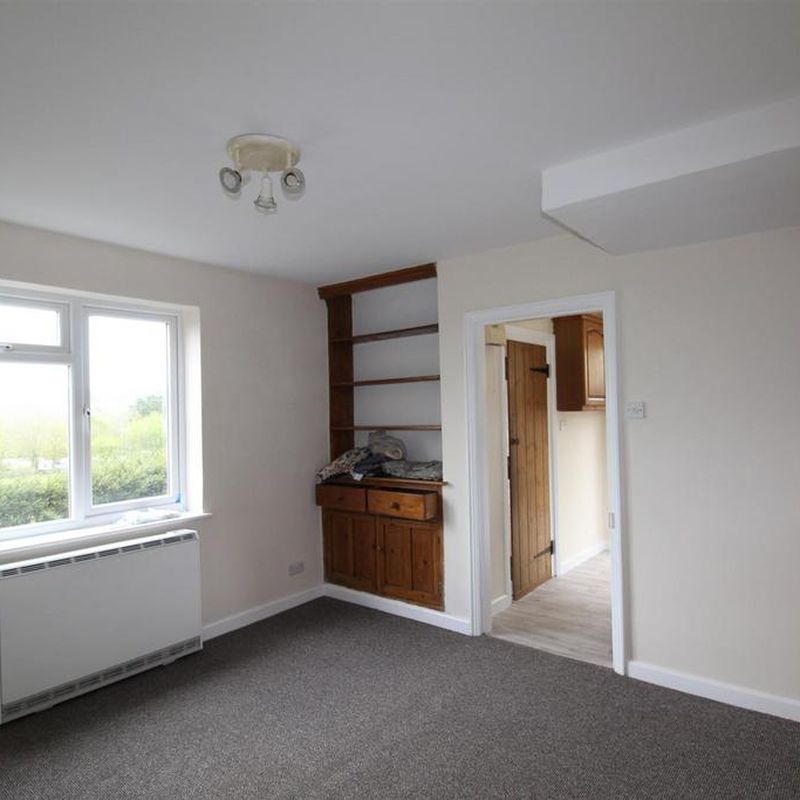 2 bedroom detached house to rent Sid