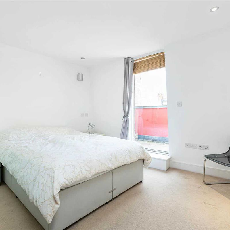 2 bed flat to rent in Chelsea House, White Hart Lane, Barnes, SW13 | James Anderson
