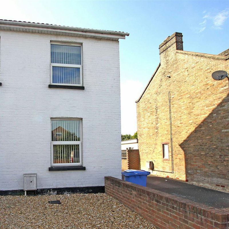 Terraced House to rent on 73 Sea View Road Parkstone,  Poole,  BH12