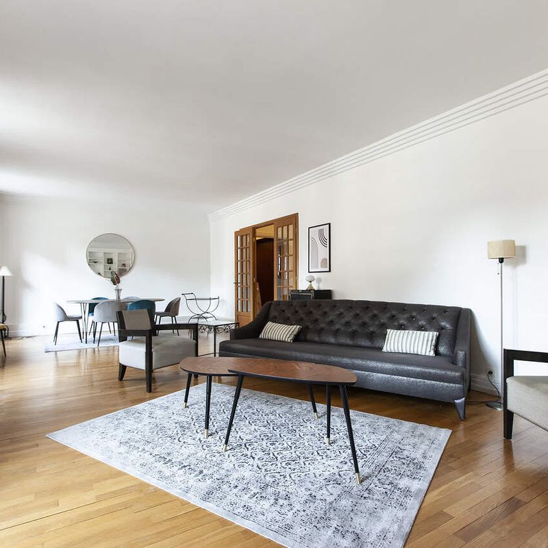 Appartement avec 2 chambres dans le 7ème arrondissement de Paris, 75007: 90 m² — #4512
