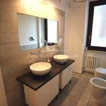 Rent 3 bedroom apartment of 108 m² in Torino