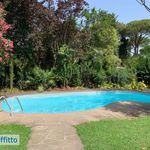 Rent 6 bedroom house of 345 m² in Roma