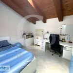 Affitto 5 camera appartamento di 146 m² in Bologna