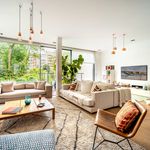 Rent 4 bedroom house of 422 m² in Ixelles