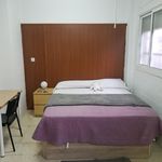 Rent 5 bedroom apartment in Sevilla