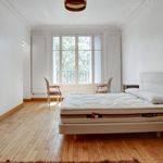 Rent 5 bedroom apartment of 210 m² in Paris