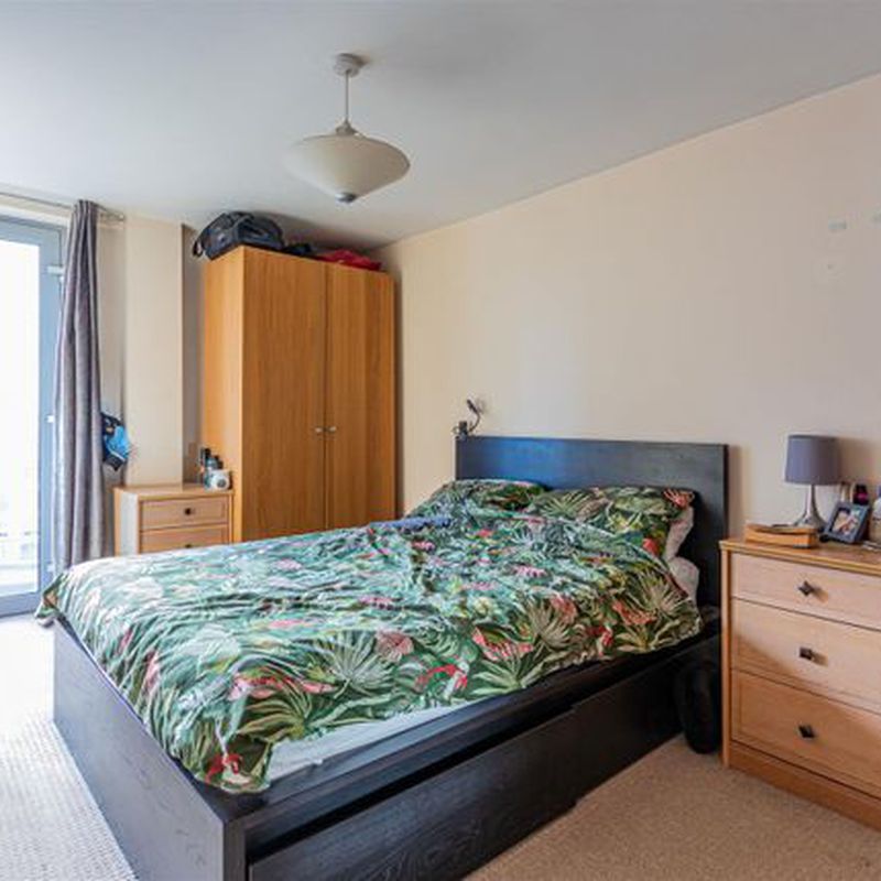 Flat to rent in Fitzhamon Embankment, Cardiff CF11 Central