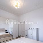 Affitto 4 camera appartamento di 170 m² in Genoa