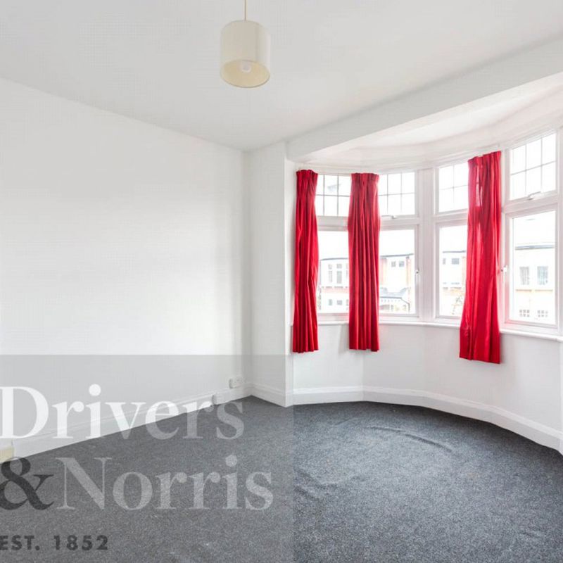 1 bed Flat/Apartment New Instruction Warlters Road, Holloway £1,800 PCM Fees Apply Goodmayes
