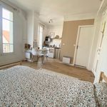 Rent 1 bedroom apartment of 18 m² in Puteaux