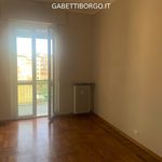 Affitto 4 camera appartamento di 95 m² in Cuneo