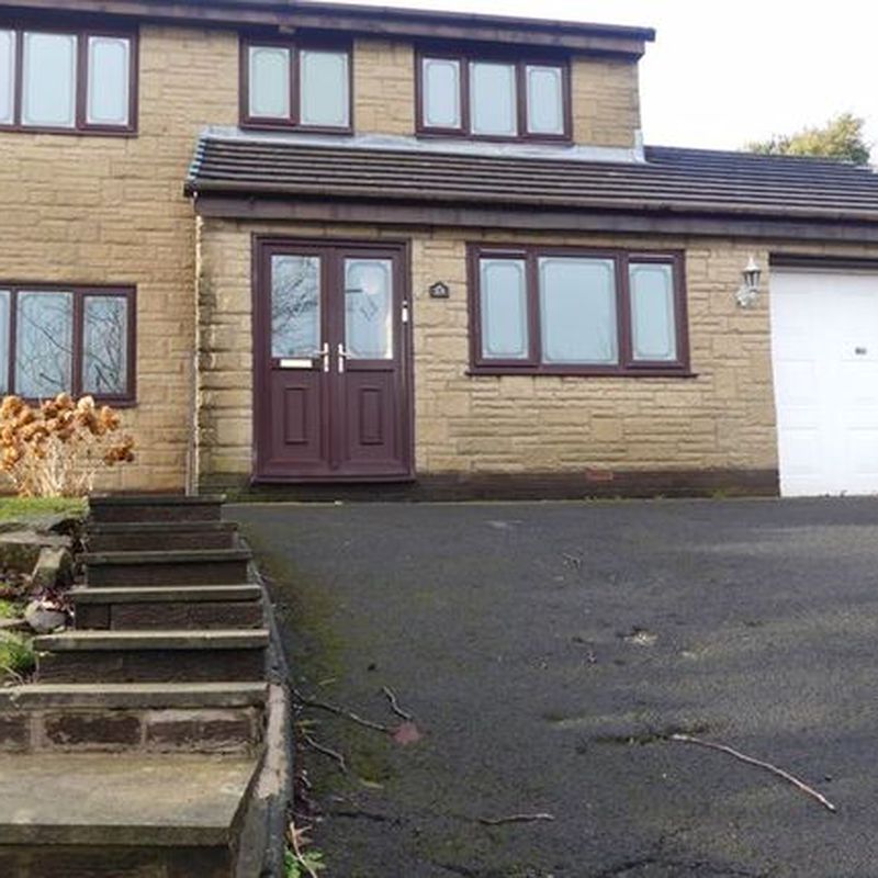Detached house to rent in Dorset Avenue, Diggle, Oldham OL3