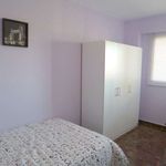 Rent a room of 100 m² in Zaragoza