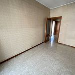 Affitto 4 camera appartamento di 75 m² in Torino