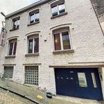 Appartement de 210 m² avec 2 chambre(s) en location à Liège
