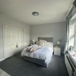 Rent 3 bedroom flat in Leeds