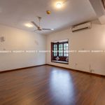 Rent 6 bedroom house of 390 m² in Colombo