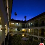 Rent 3 bedroom apartment of 120 m² in Santa Monica