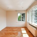 Rent 5 bedroom apartment in Praha
