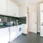 Rent a room of 130 m² in lisbon