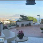 Affitto 6 camera appartamento di 303 m² in Napoli