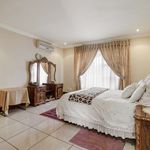 Rent 5 bedroom house of 1759 m² in Johannesburg