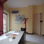 Affitto 4 camera appartamento di 100 m² in Catania