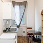 Rent a room of 45 m² in Milano
