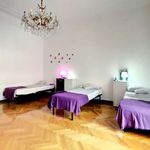 Rent a room of 200 m² in Milano