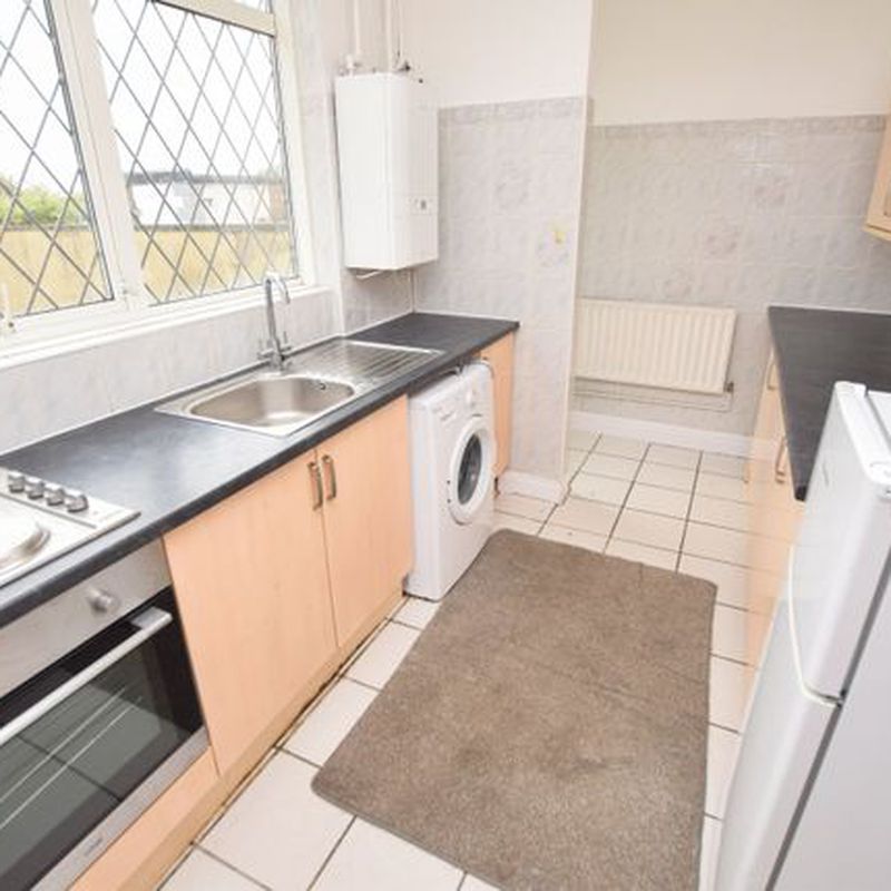 Shared accommodation to rent in Manor Farm Drive, Middleton, Leeds, West Yorkshire LS10