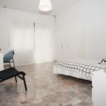 Rent a room of 150 m² in Florence