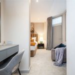 Rent 3 bedroom flat of 130 m² in London